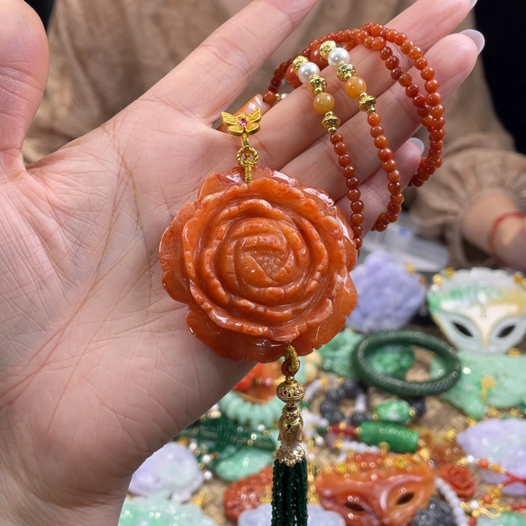 翡翠颈饰未镶嵌康***呀代编织