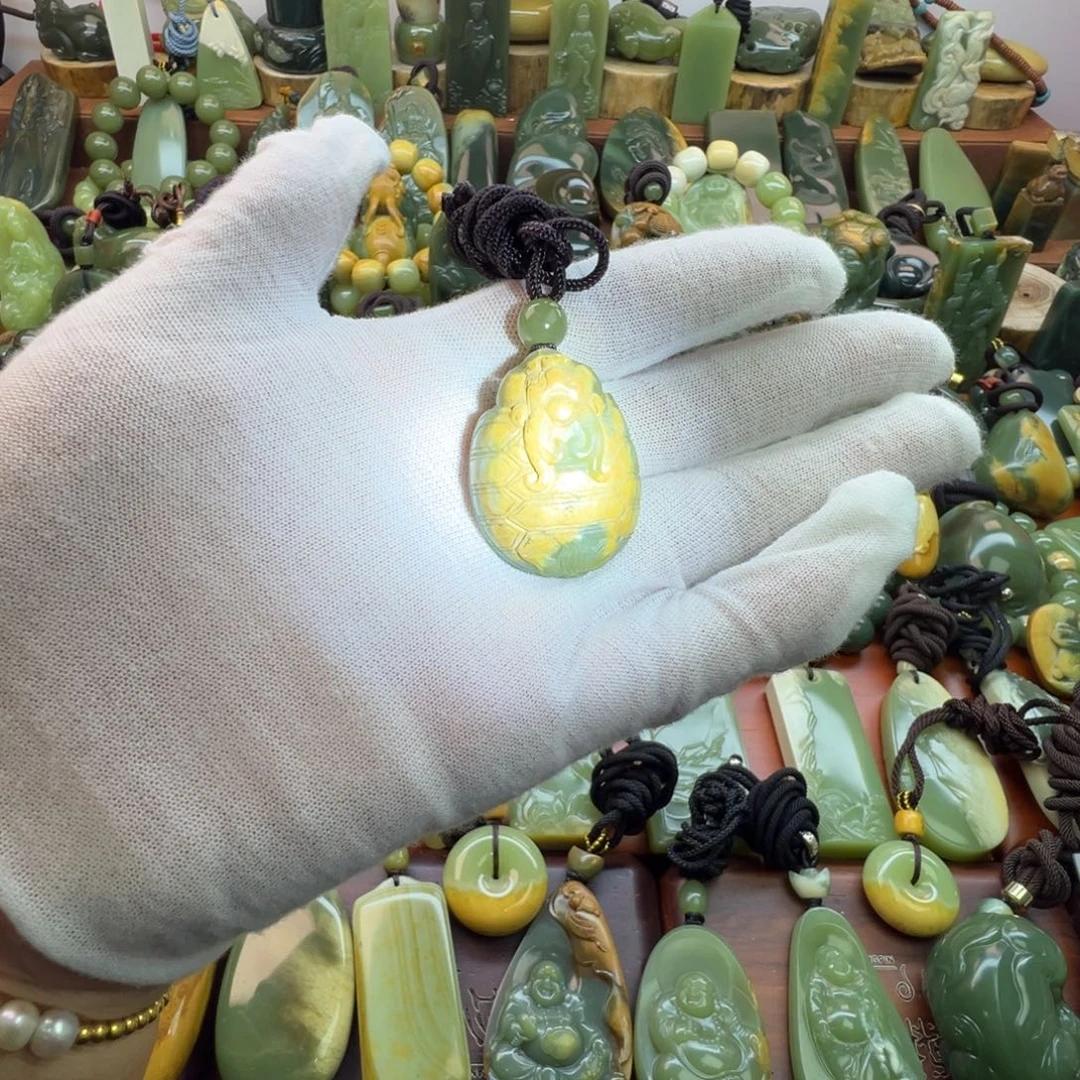 岫岩河磨玉（透闪石质玉）未镶嵌颈饰