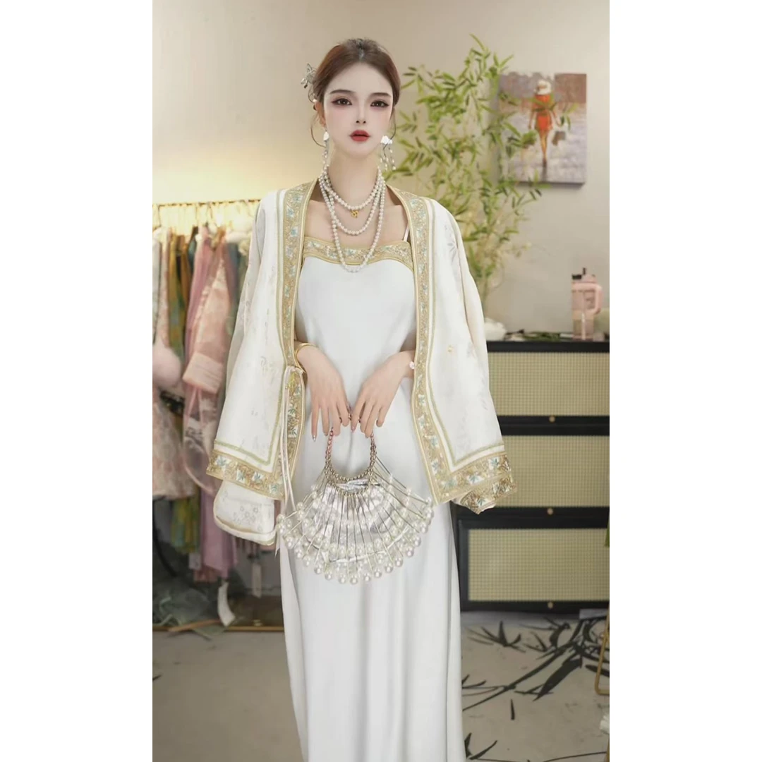 花享悦2025春季新款优雅休闲米白上衣和吊带裙WW（2506+2544）