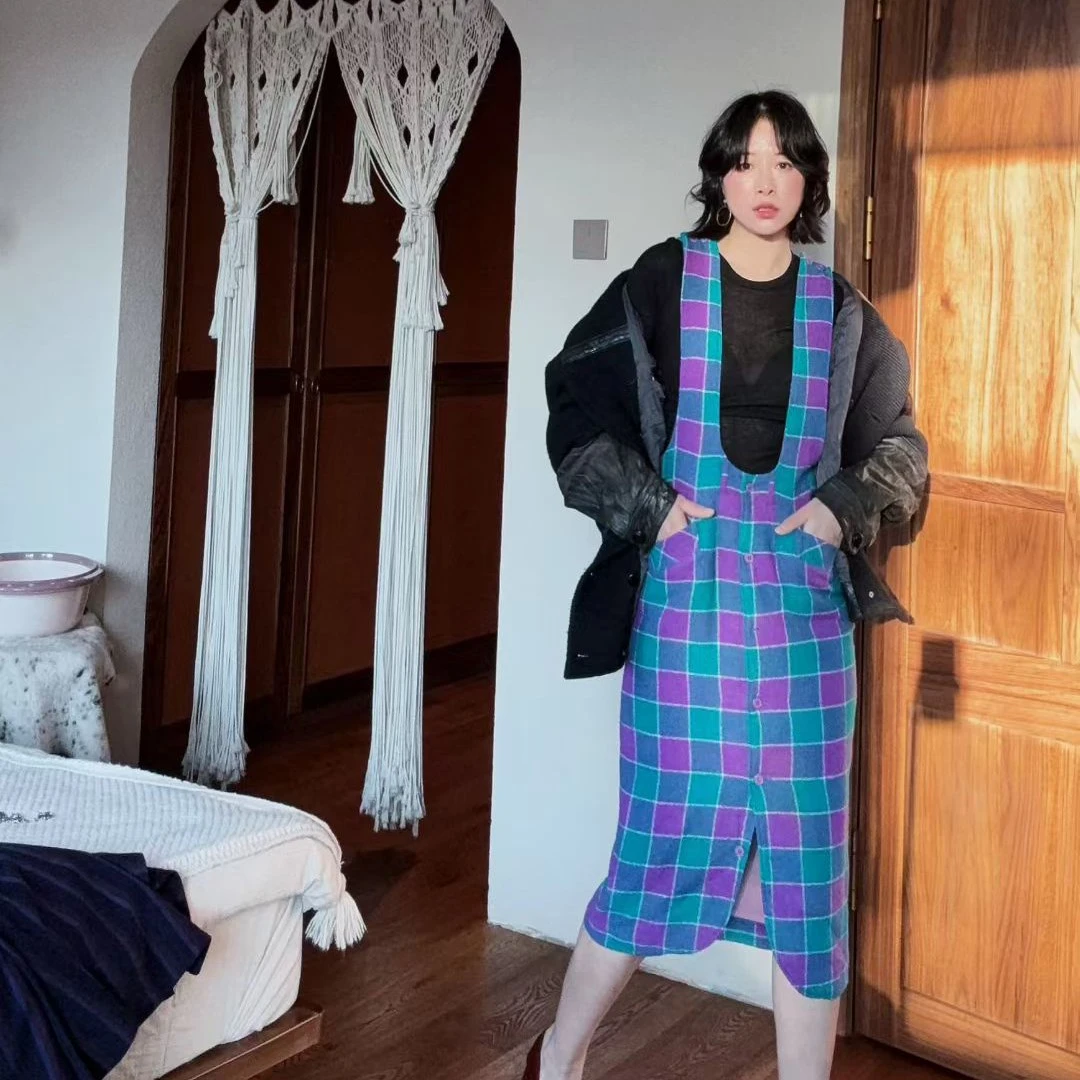 紫兰格彩色背带裙