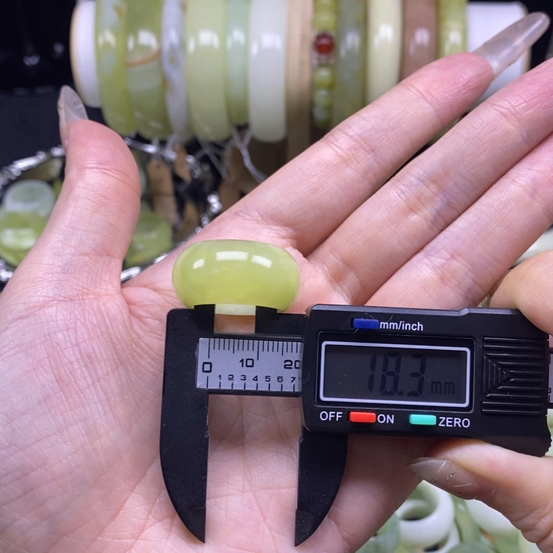 蛇纹石玉未镶嵌戒指