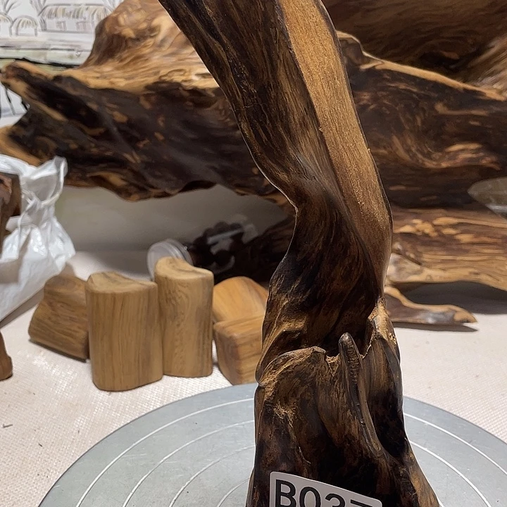 山***郎木（红木类）土沉香香木摆件