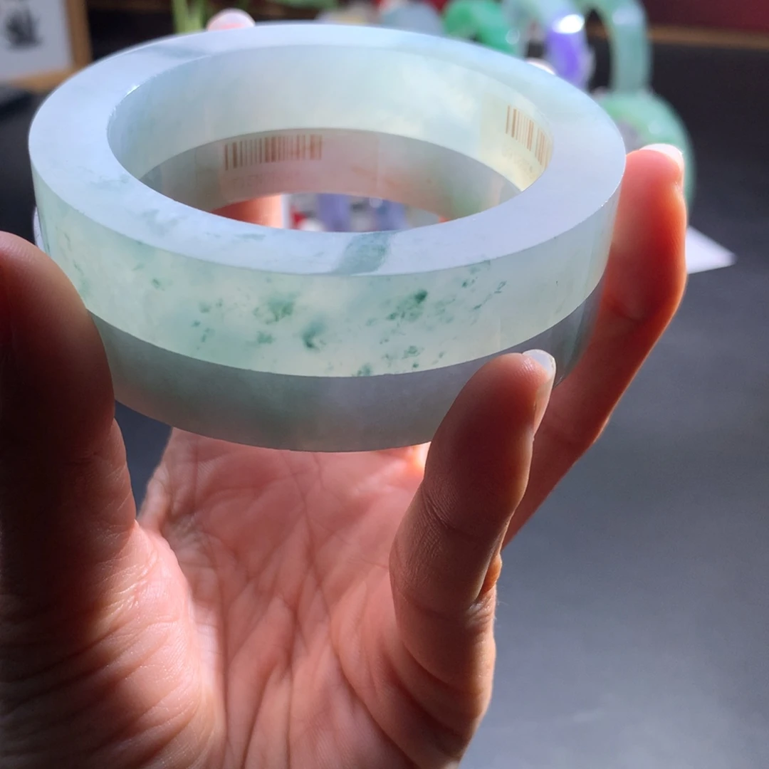 定制翡翠未镶嵌翡翠手镯