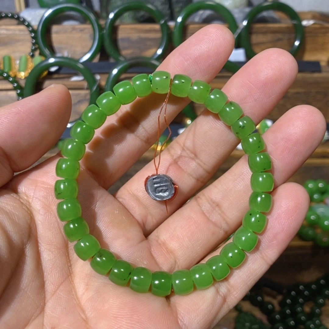【闪购商品】吊坠(不含链)未镶嵌和田玉A**儿乌兰海苹果绿手串7