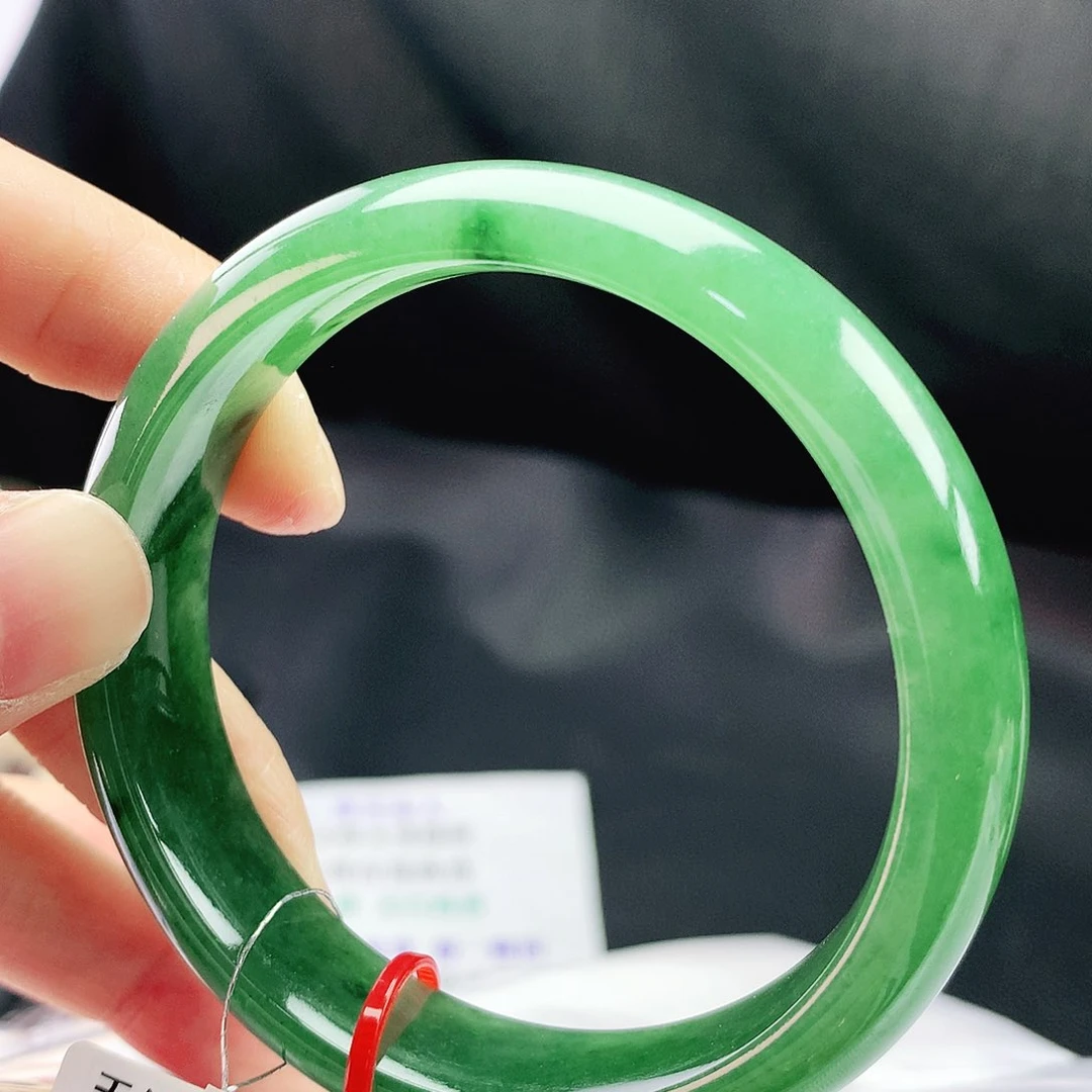 翡翠手镯未镶嵌57圈