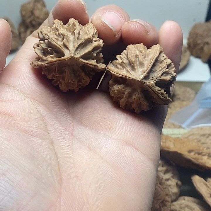 吊坠桃核岐山三愣