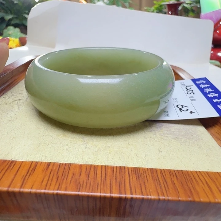 开***我石英质玉未镶嵌手镯