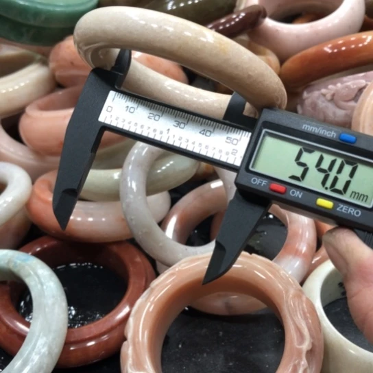 南红玛瑙合金手镯