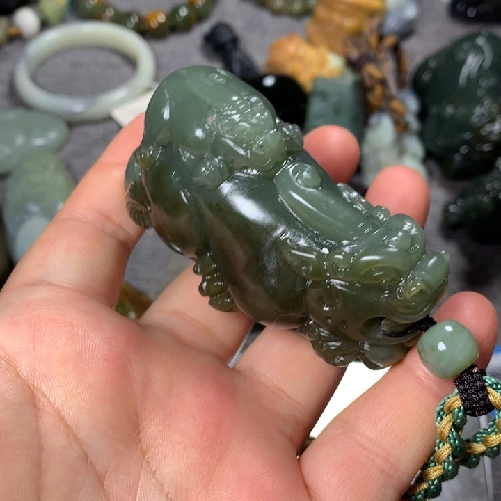 和田玉未镶嵌把件