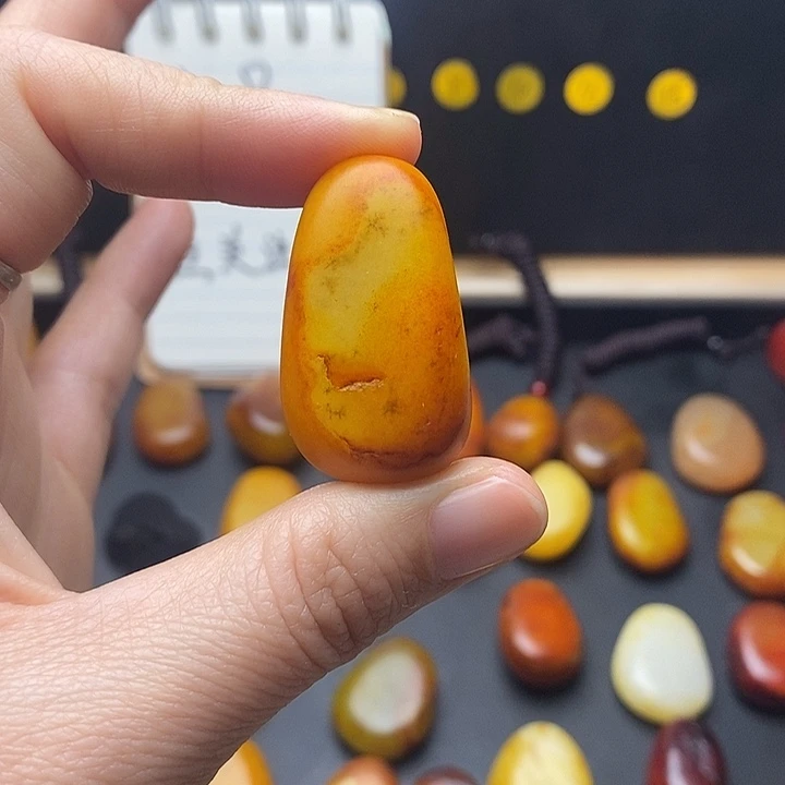 简***壹和田玉（糖玉）未镶嵌珠宝半成品