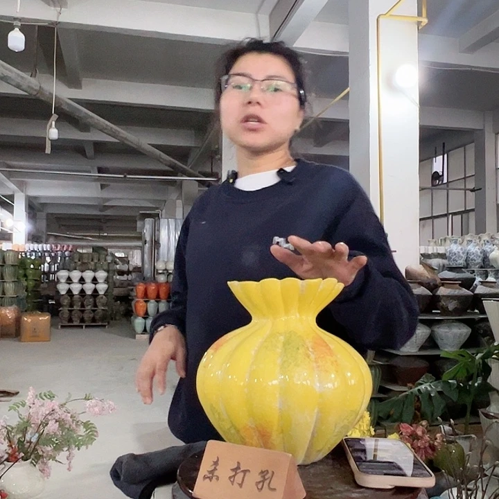 景德镇陶瓷花瓶工厂