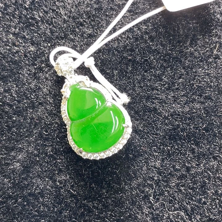 翡翠颈饰未镶嵌82，