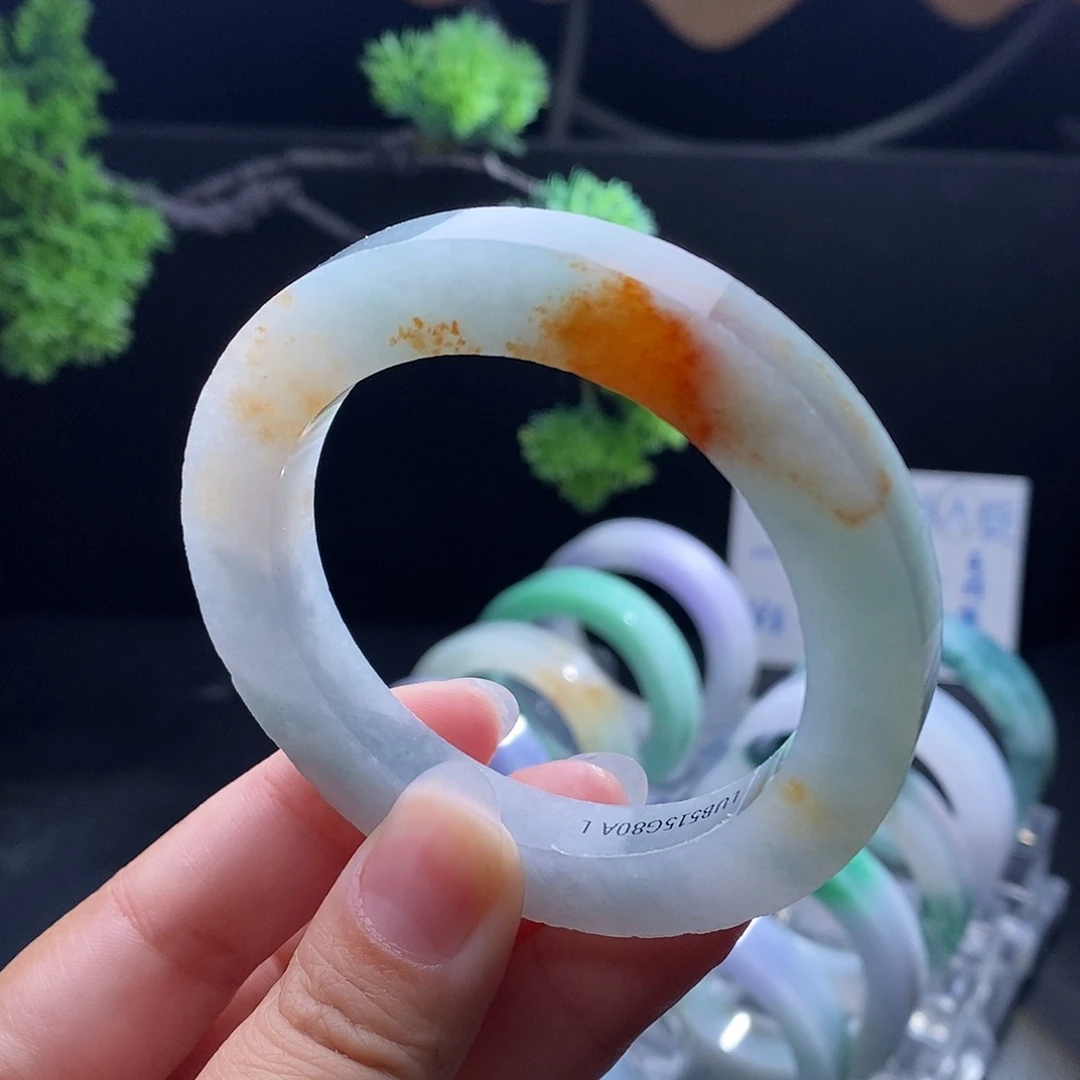 定制翡翠未镶嵌翡翠手镯