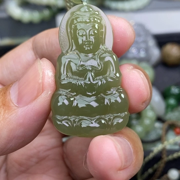 若***水和田玉未镶嵌颈饰