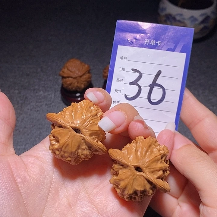 文玩核桃把件瓷娃娃39左右