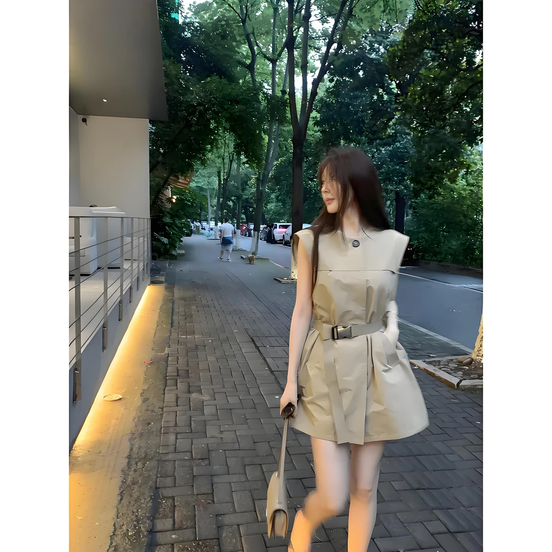 2025夏季新款气法式复古卡其色气质设计感收腰显瘦无袖衬衫连衣裙