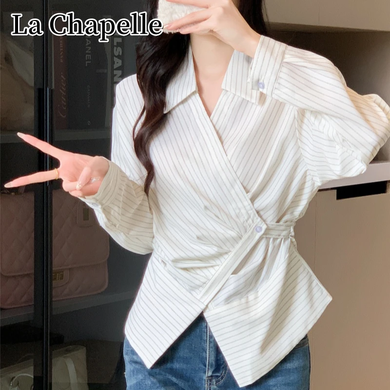 拉夏贝尔秋季Polo领不规则条纹衬衫女百搭设计感收腰显瘦长袖上衣