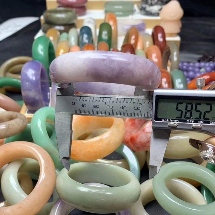 未镶嵌手镯石英质玉