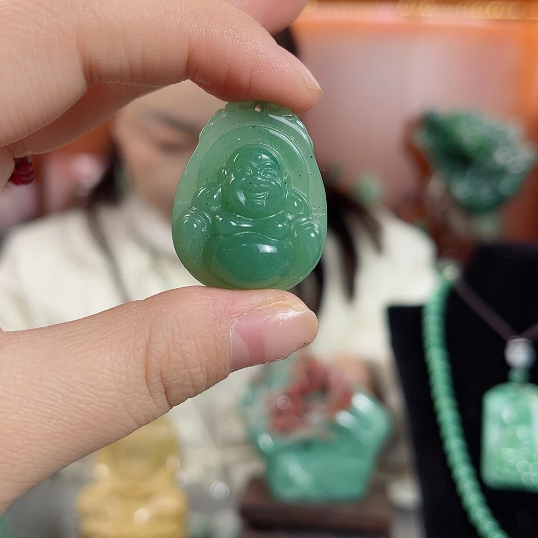 密玉（石英质玉）颈饰未镶嵌