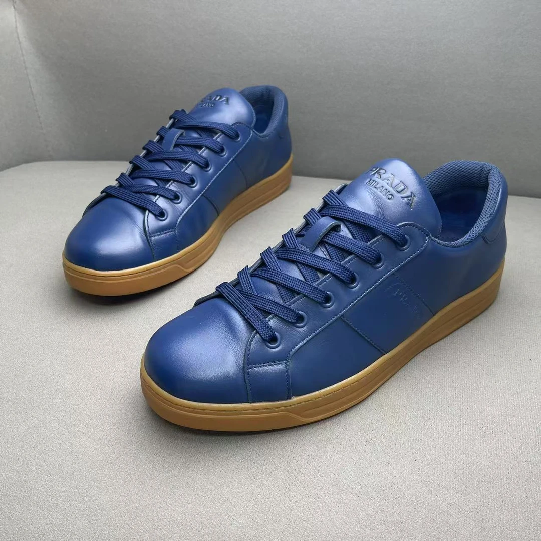 95新 Prada/普拉达 蓝色皮面鞋舌logo时尚百搭低帮板鞋 41.5码