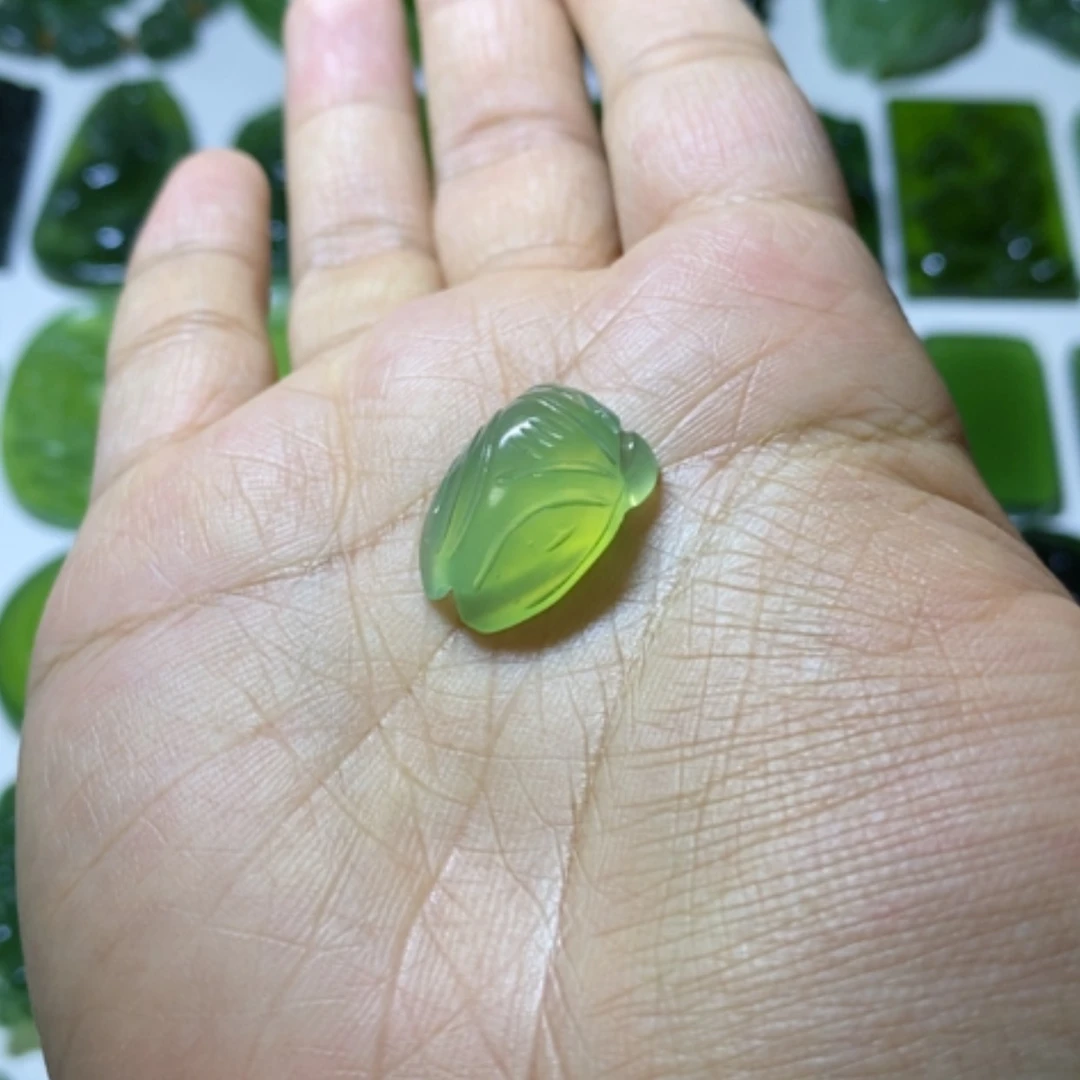 【闪购商品】未镶嵌蛇纹石玉颈饰