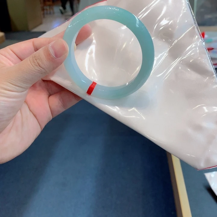 S***牙翡翠未镶嵌手镯手镯
