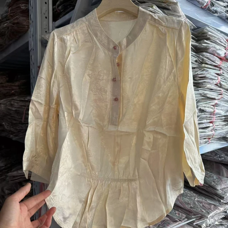 5017款时尚休闲百搭小衫