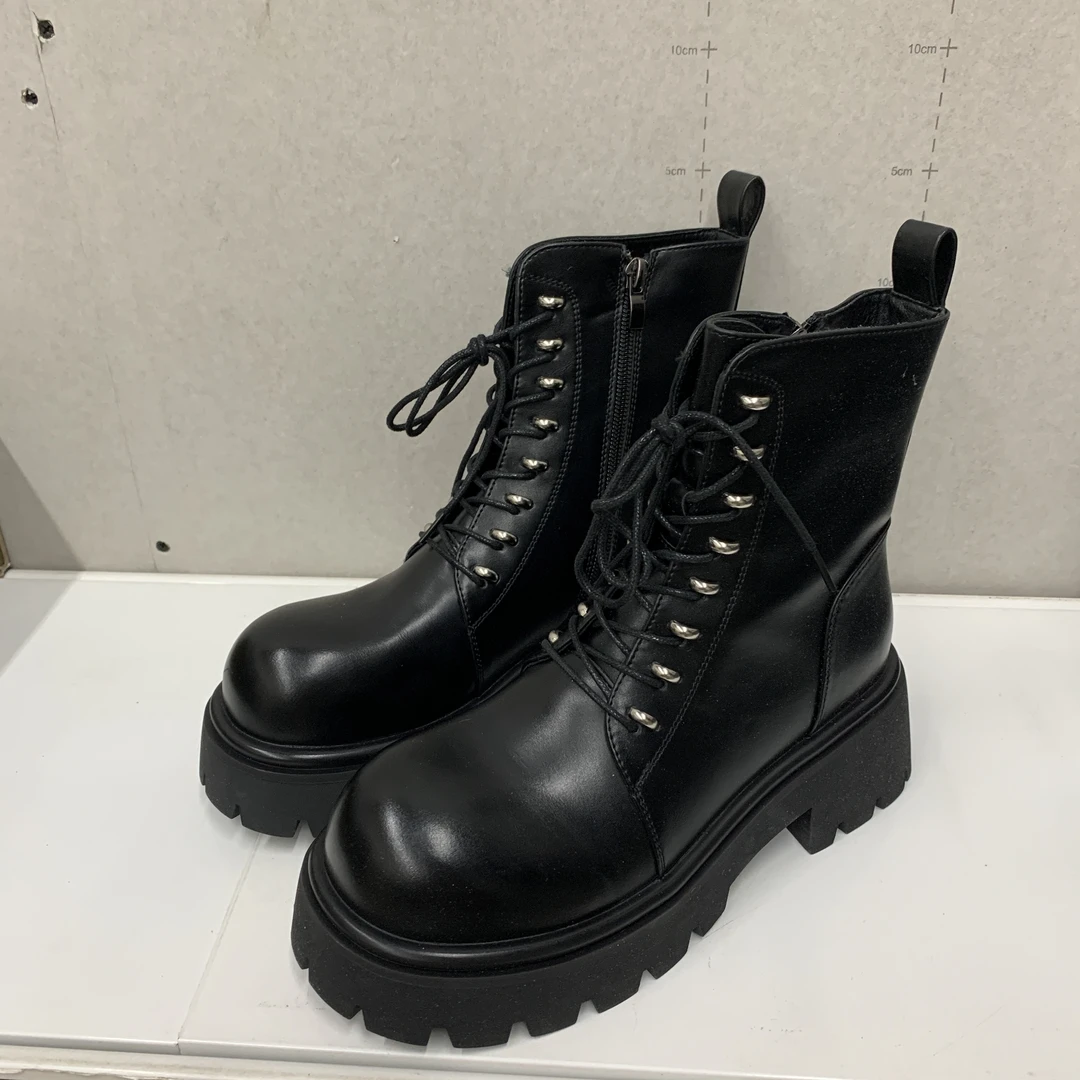 冬季新款短靴女英伦风复古马丁靴粗跟厚底风女靴潮16E07