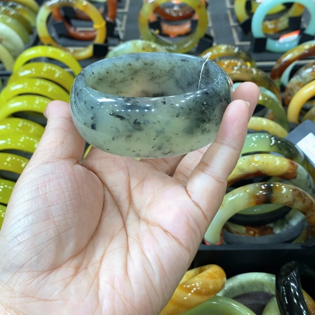 蛇纹石玉未镶嵌手镯