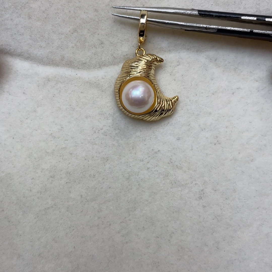 银S925镶嵌海水珍珠吊坠(赠链)