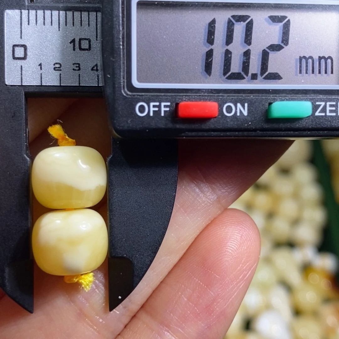 蜜蜡未镶嵌裸石配饰