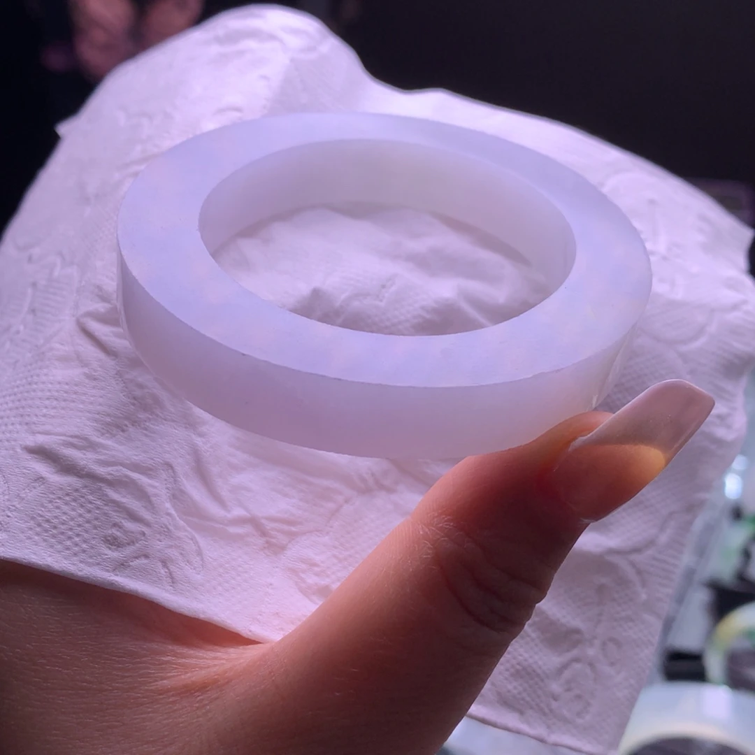 定制翡翠未镶嵌手镯