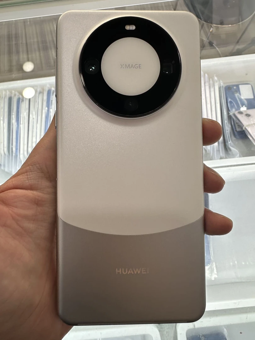 95新 Huawei/华为 mate 60 白色 12+256