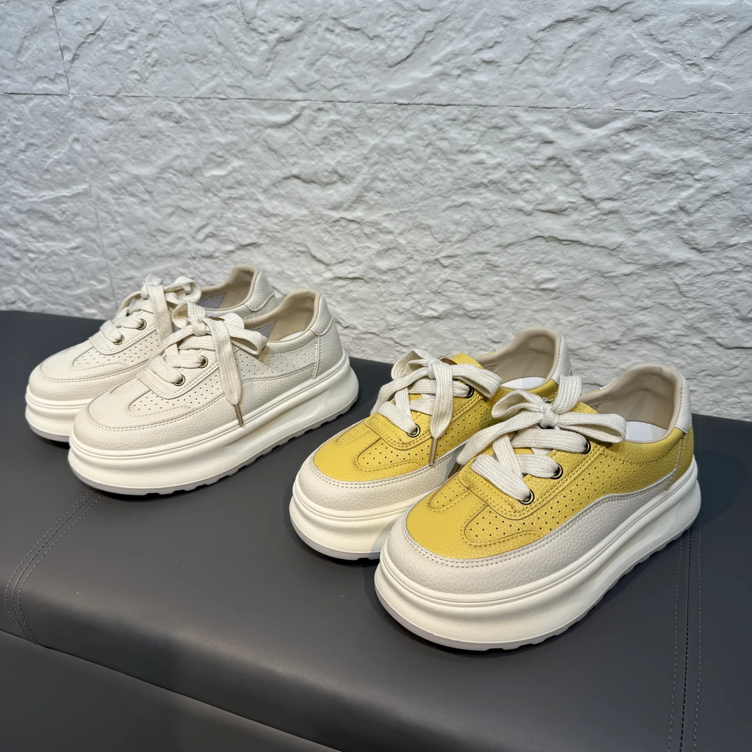 2025年新款休闲板鞋小白鞋皮面镂空网眼夏季镂空板鞋透气