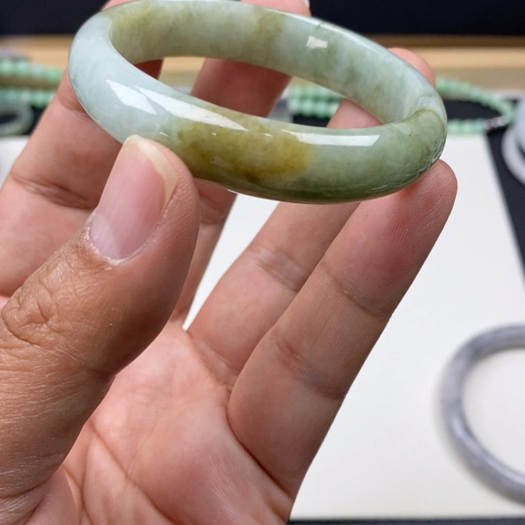 翡翠未镶嵌手镯53.3贵妃