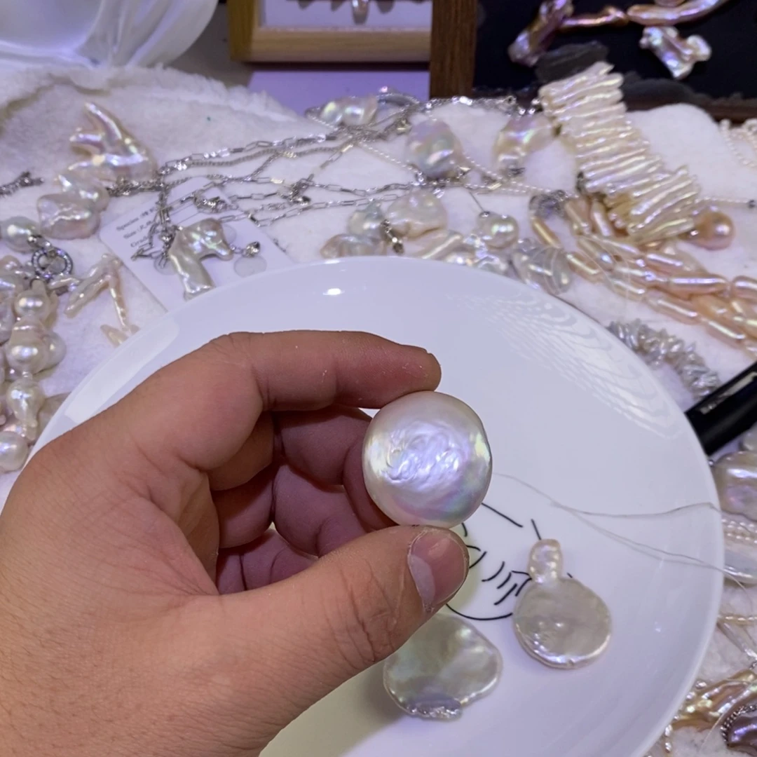 脸***了淡水珍珠珠宝奇石未镶嵌