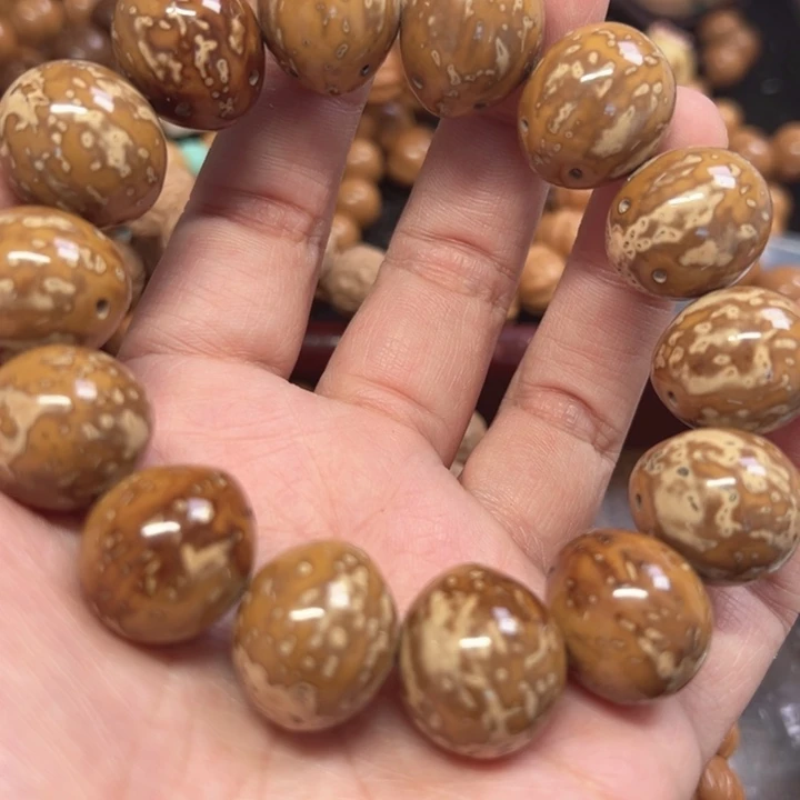 20左右紫金鼠原皮手串