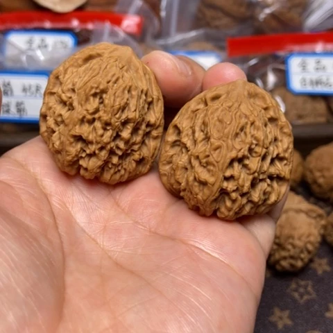 文玩核桃把件南疆石38