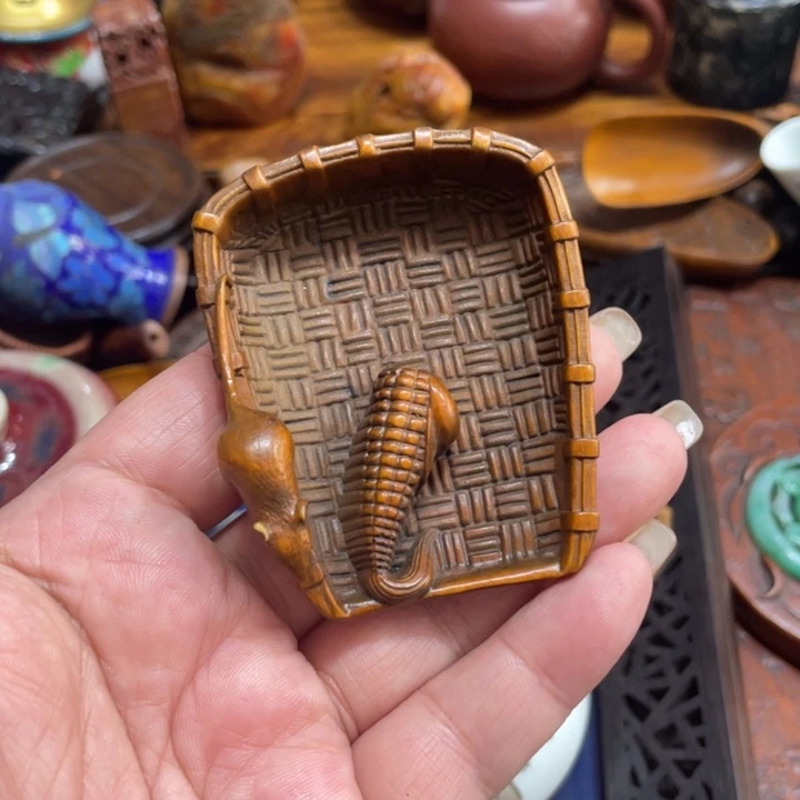 花梨木类端景台陶瓷艺术艺术中心的