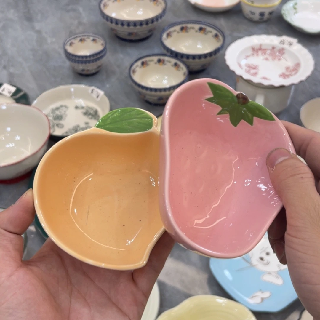 思***n陶瓷微瑕餐具介意勿拍，满18飞！