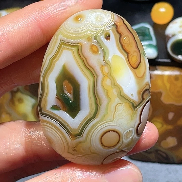 未镶嵌玛瑙/玉髓珠宝奇石