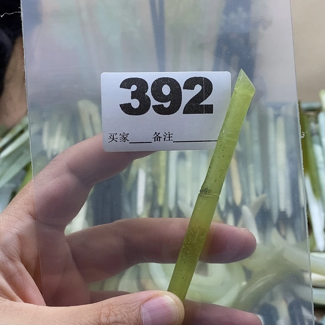 慎***笑蛇纹石玉合金发饰