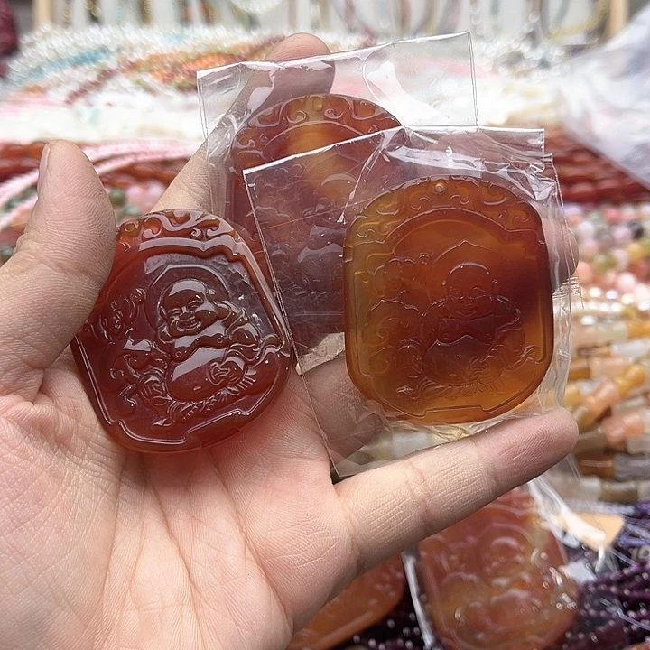 玛瑙/玉髓珠宝半成品未镶嵌一个玛瑙雕刻佛像吊坠随机发