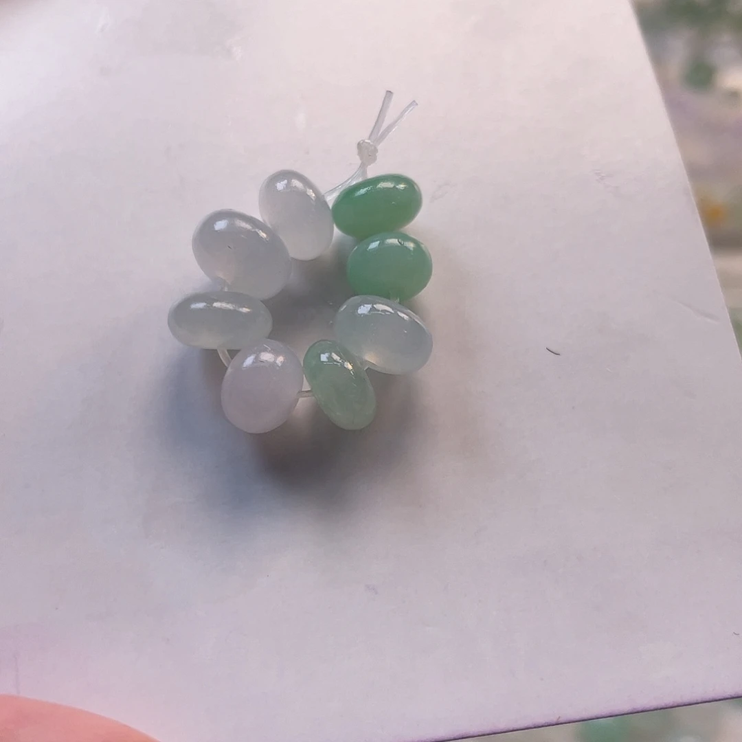 定制翡翠未镶嵌8颗