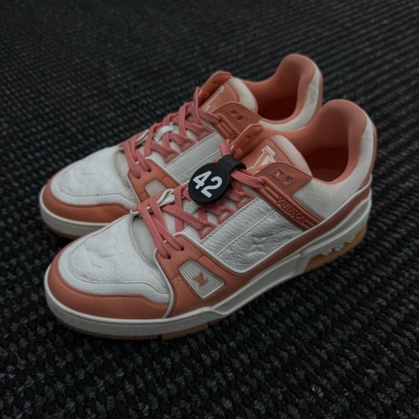99新 LouisVuitton/路易威登 trainer 白粉 蜜桃粉  42码