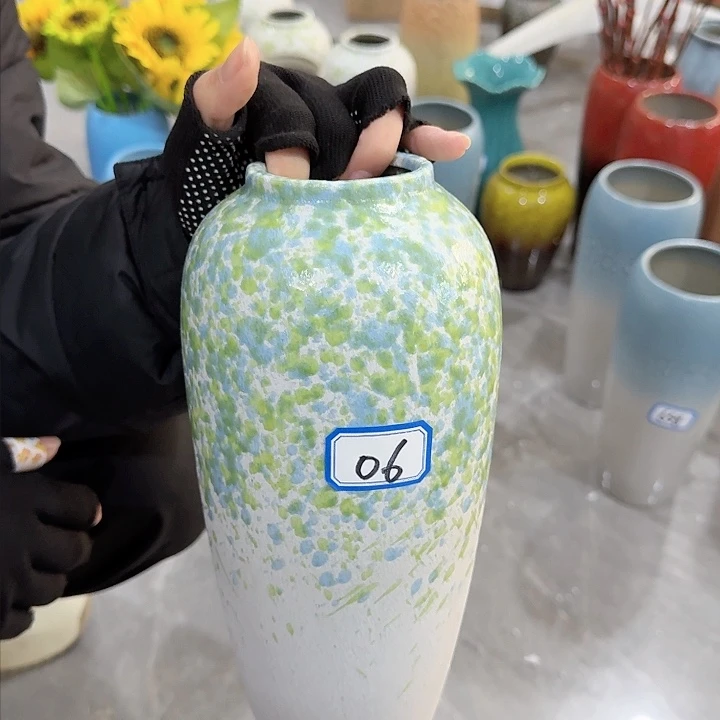 瓶06号复古陶瓷高25厘米微瑕一个