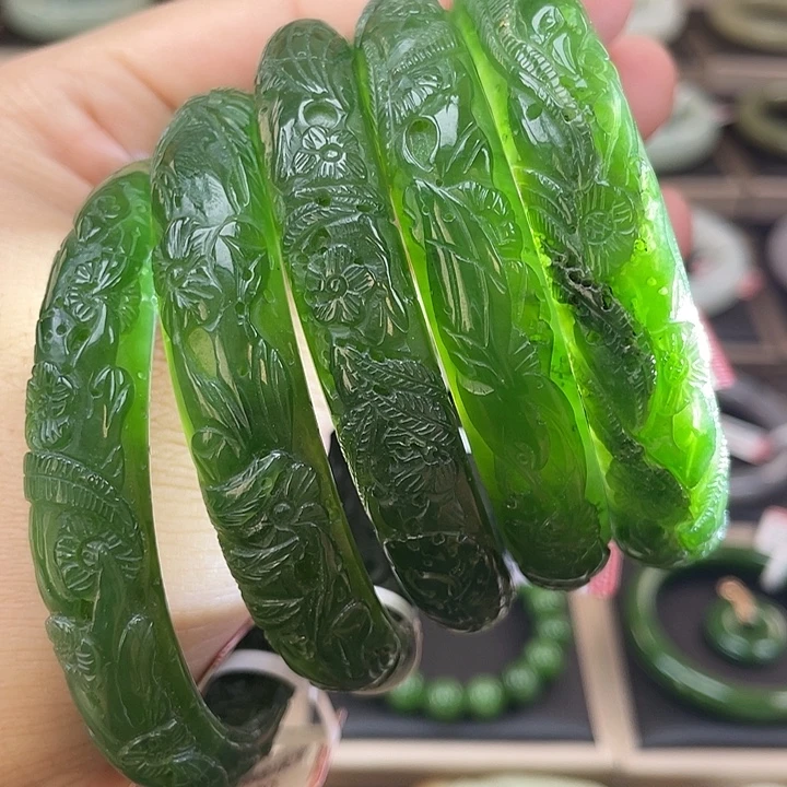 和田玉（碧玉）未镶嵌手镯（菠菜绿（多样性发其一）