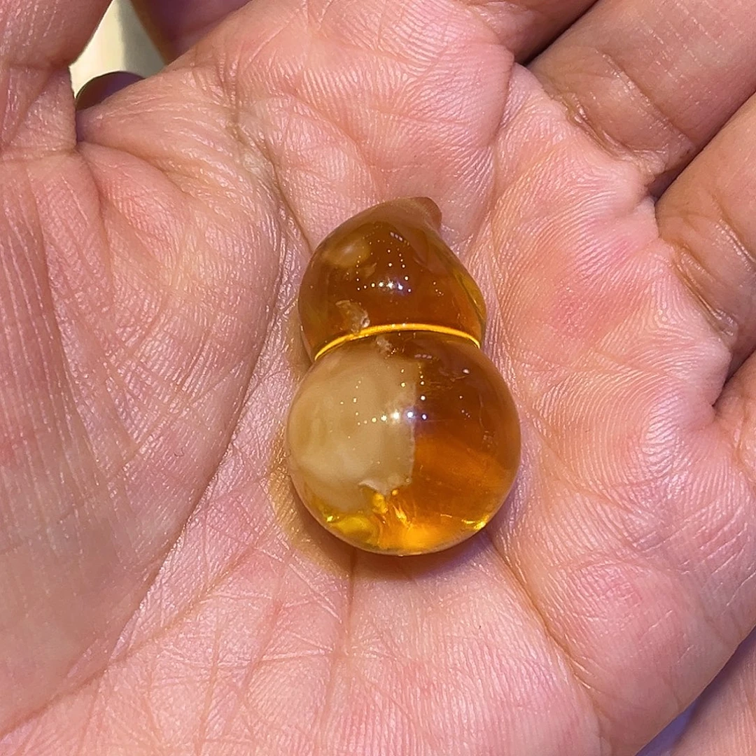 琥珀颈饰未镶嵌葫芦