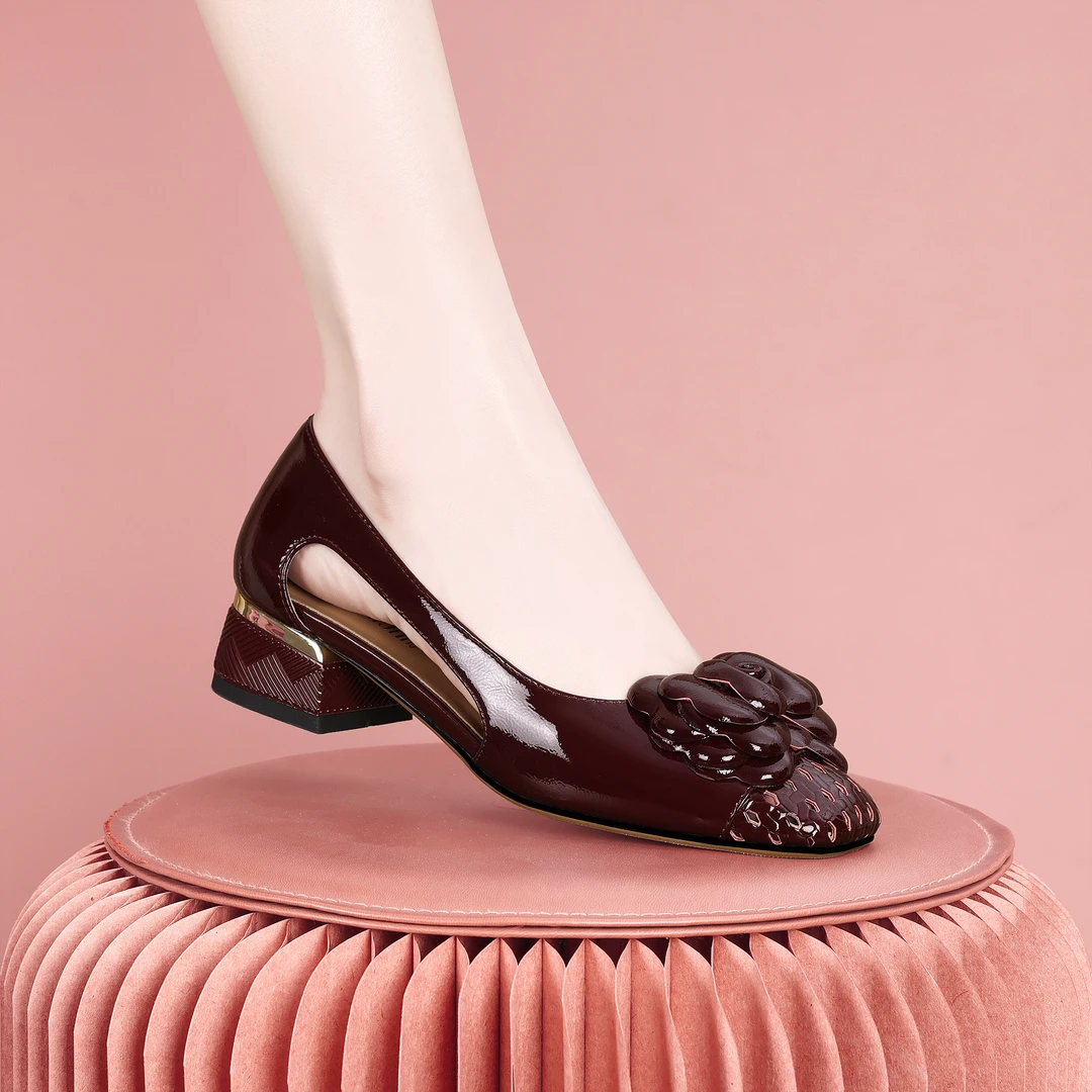 梵芮诗2025新款优雅低跟鞋中空潮流方头奢华高级时装凉鞋-J2075