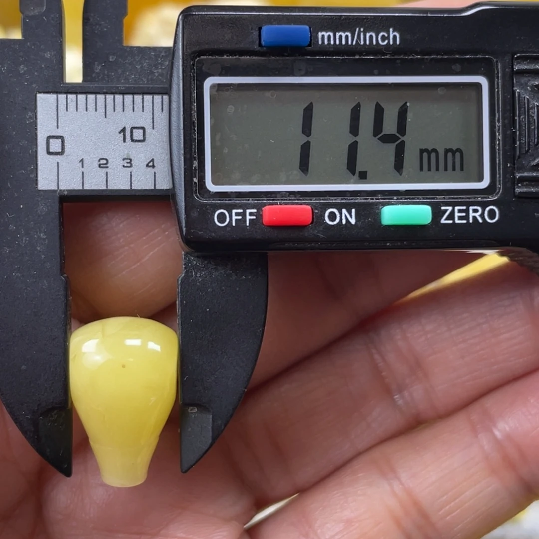 蜜蜡未镶嵌裸石16杂